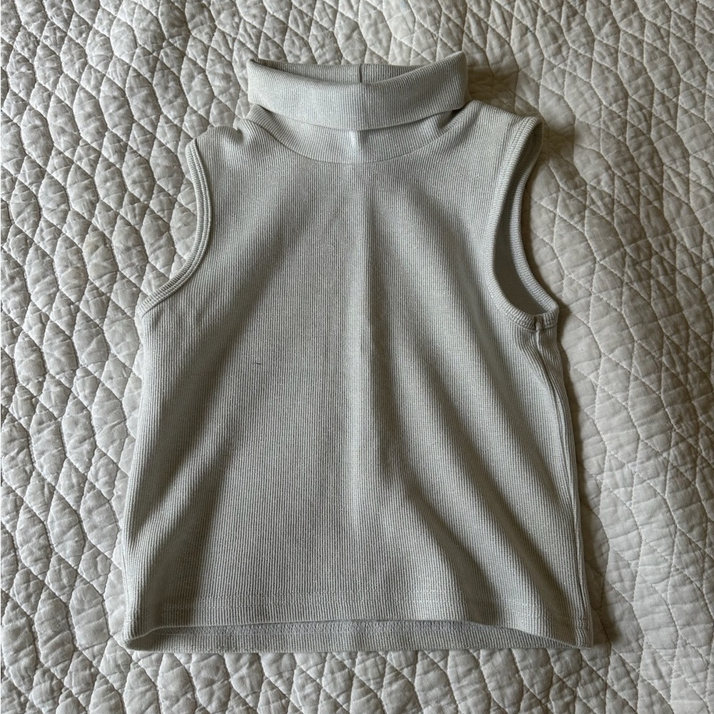 Sleeveless Offwhite Turtleneck Top